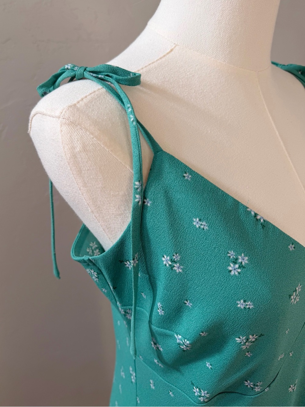 Levi’s Rena Tie Strap Floral Midi Dress Green Sleeveless NWT M - Picture 6 of 10